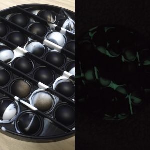 Pop-it glow in the dark