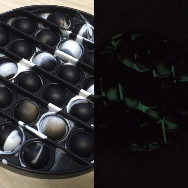 Pop-it glow in the dark