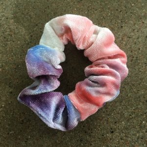 sammetsscrunchie dov regnbåge